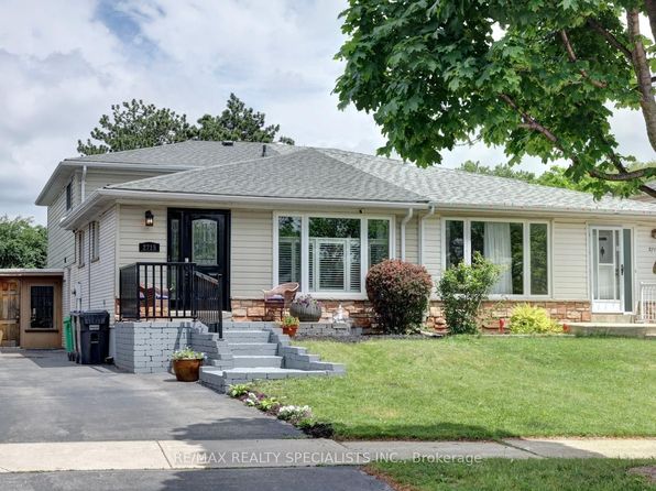 2715 Hollington Cres, Mississauga, ON L5K 1E8