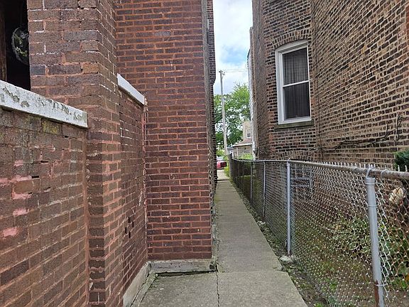 4th image of 5409 W Monroe St