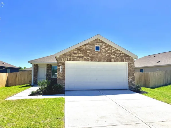 5040 Freedom Ln, Bay City, TX 77414