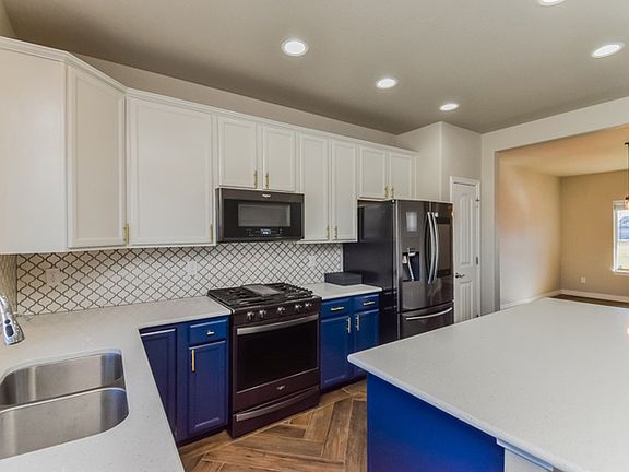 2nd image of 6882 Mandan Dr