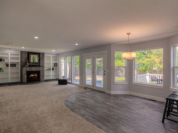 3rd image of 707 S Osprey Dr