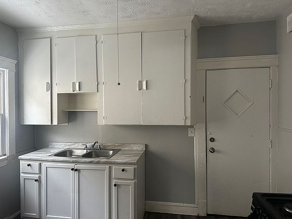 2nd image of 4139 E 104th St #4