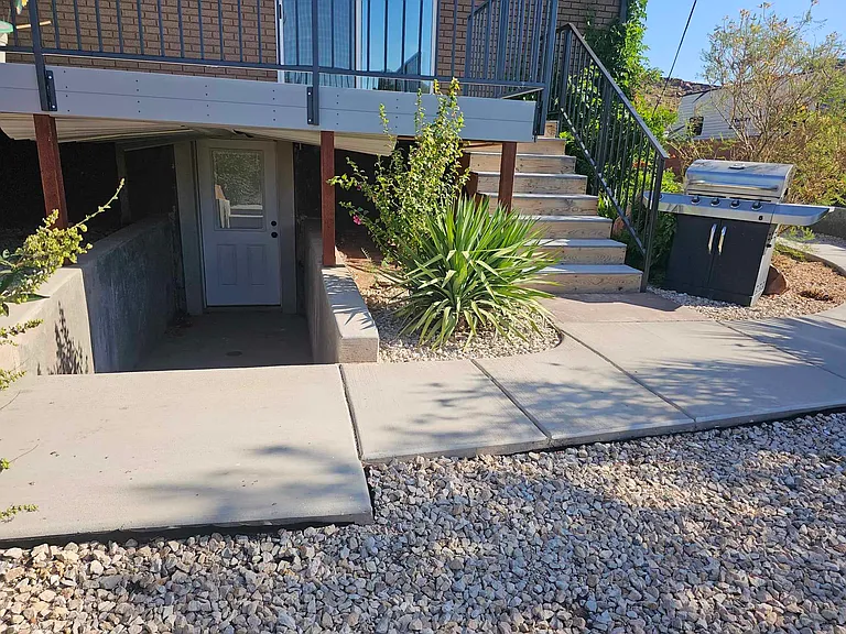 1189 W Escalante Dr #2 — Photo 4