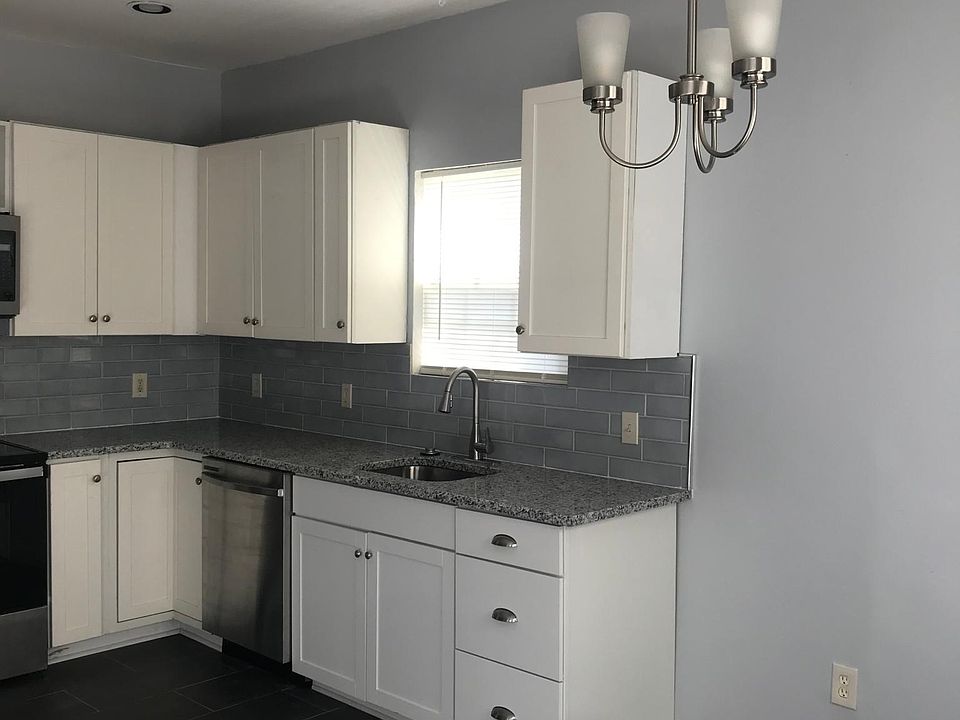 Kitchen with Breakfast nook