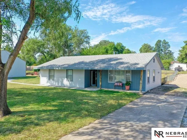 6016 Cosson Dr, Cedar Creek, NE 68016