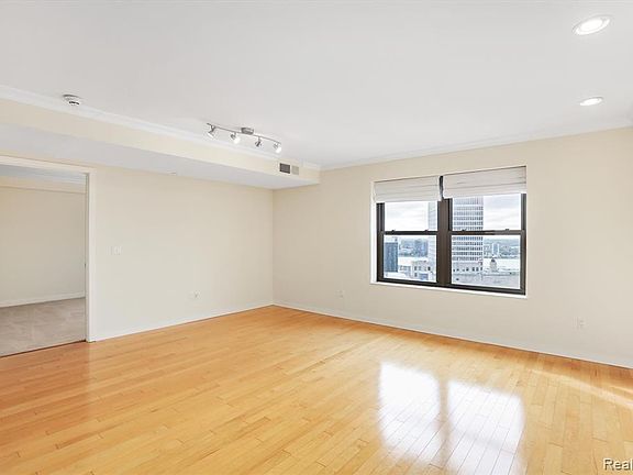 3rd image of 1135 Shelby St APT 2408