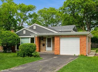 565 Ridge Rd, Highland Park, IL 60035