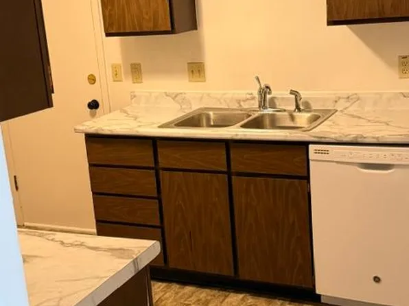 612 W Main St #1-4, Marshalltown, IA 50158
