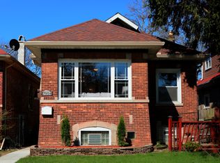 7954 S Bennett Ave, Chicago, IL 60617