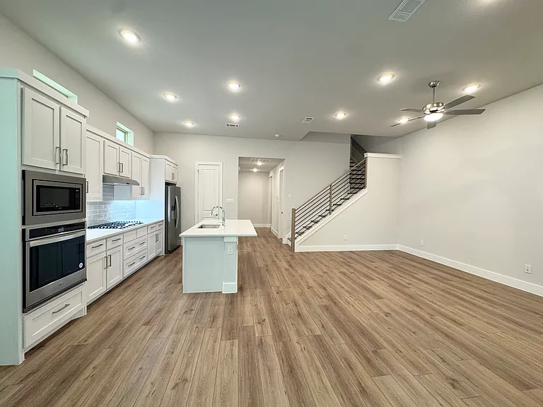 8103 Emsworth Dr — Photo 10