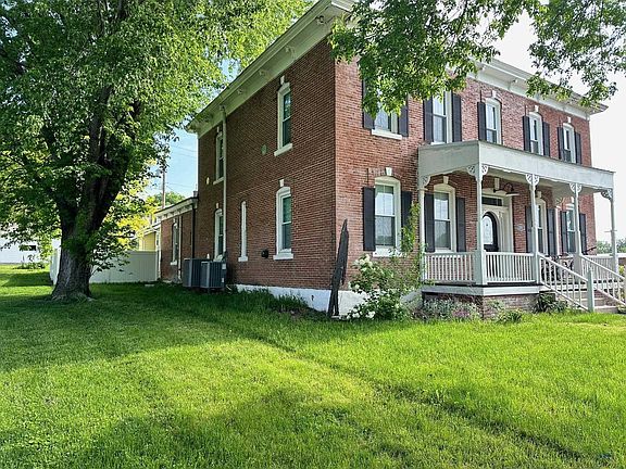 5th image of 205 W 3rd St