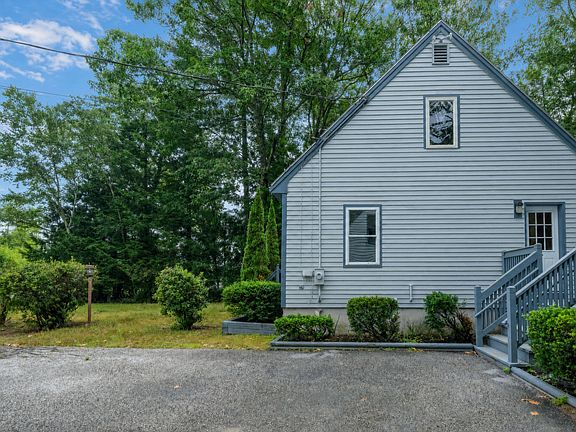 2nd image of 502 Ossipee Trail E