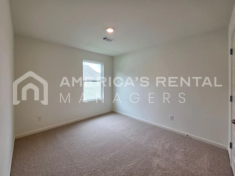 4325 Henry Rd — Photo 15