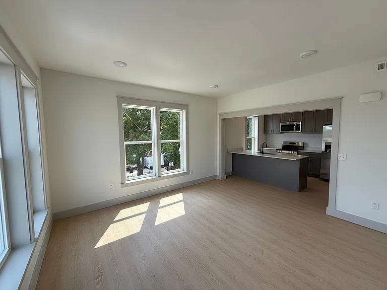 The Fitzgerald Apartments - Downtown Springdale — Photo 20