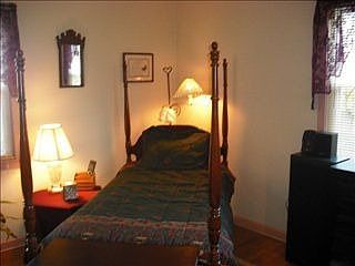 4th image of 502 W 2nd St