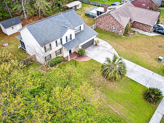 4th image of 334 Camelot Dr
