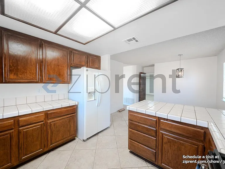 5327 Meredith Ave — Photo 20
