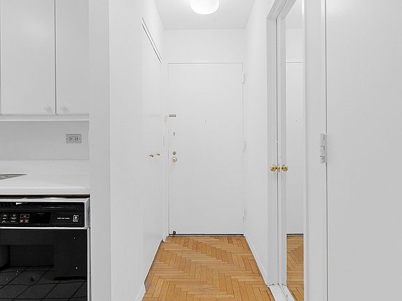 5th image of 106 Central Park S APT 9E