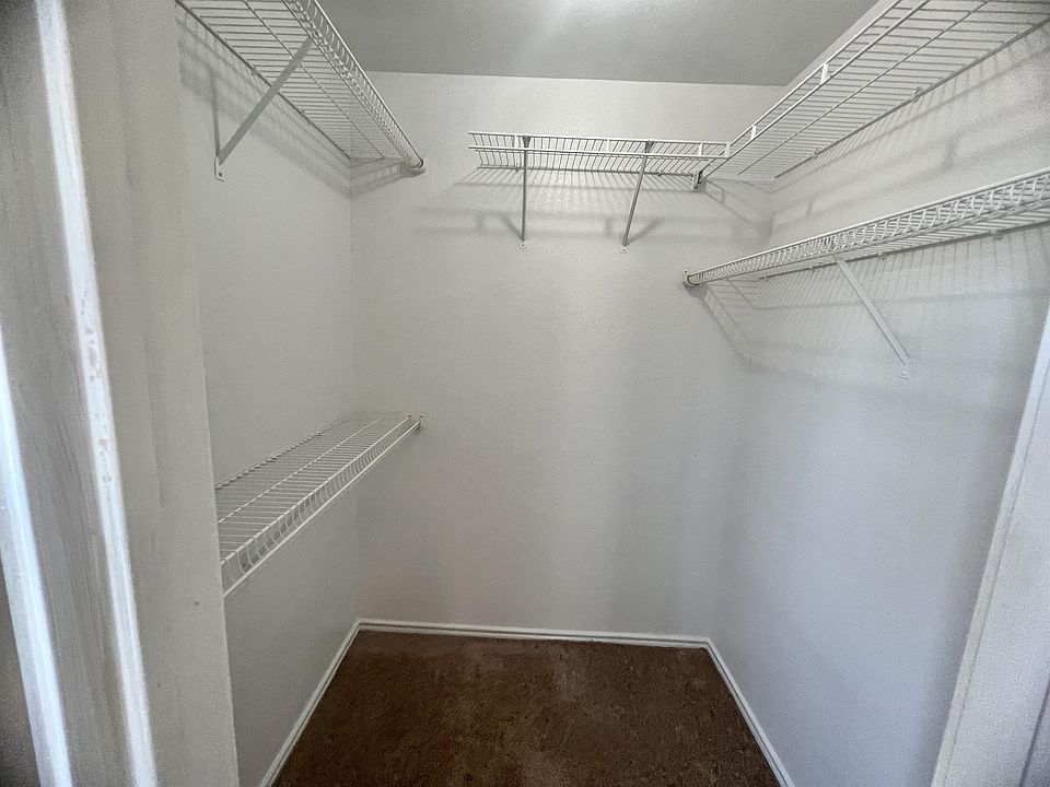 1st image of 214 E Huebinger St
