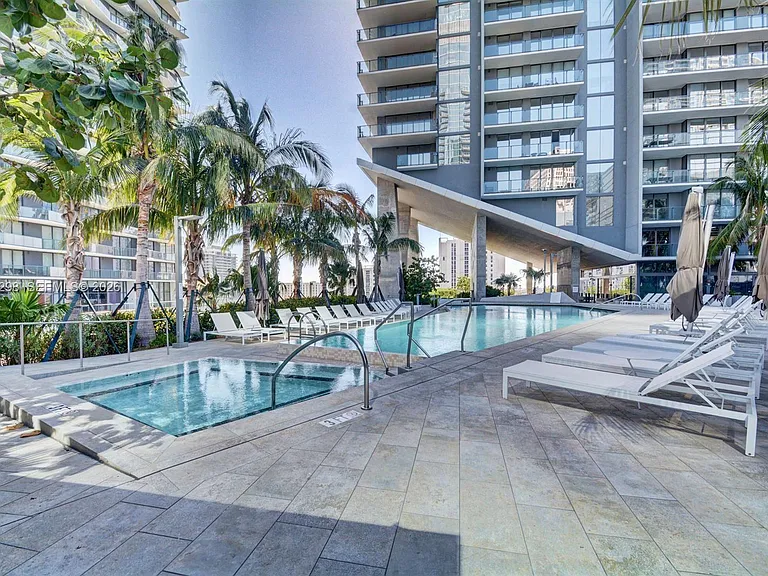 88 SW 7th St #1511 — Photo 18