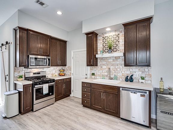 4th image of 461 Miaterra Drive
