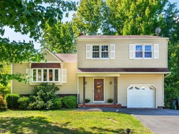 6 Pine Tree Pl, West Caldwell Twp., NJ 07006