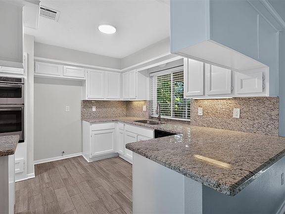 3rd image of 2747 Colony Dr