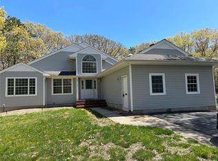 59 Apple Ln, Medford, NY 11763