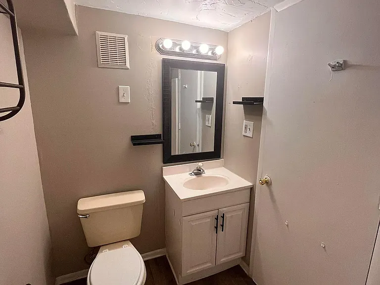 525 E Acoma Rd #B — Photo 9