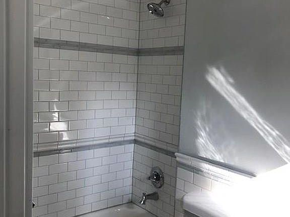 3rd image of 6343 Richmond Ave APT 4