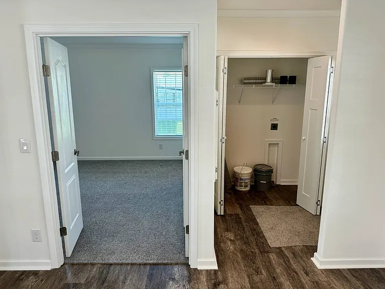 1270 Plymouth Pl — Photo 15