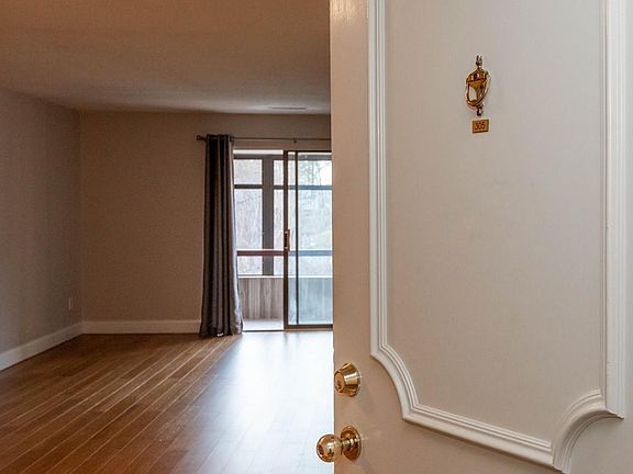 2nd image of 6 Greenbriar Dr APT 305