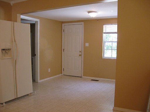 3rd image of 923 Grandview Dr