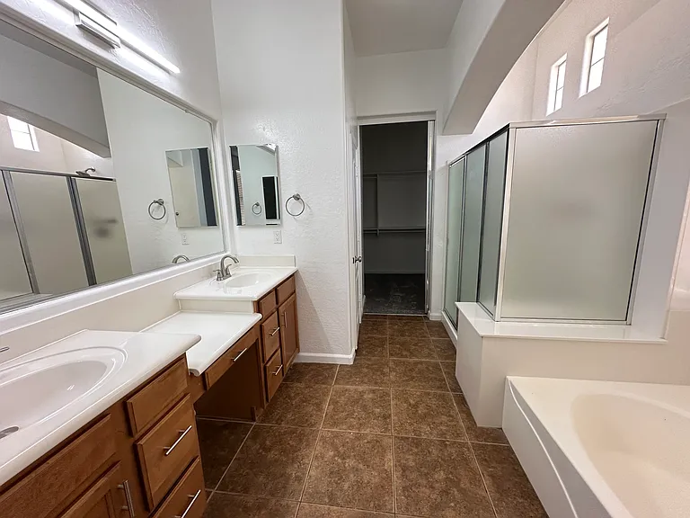 791 E Powell Way — Photo 12