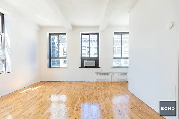 Rented by Bond New York | media 13