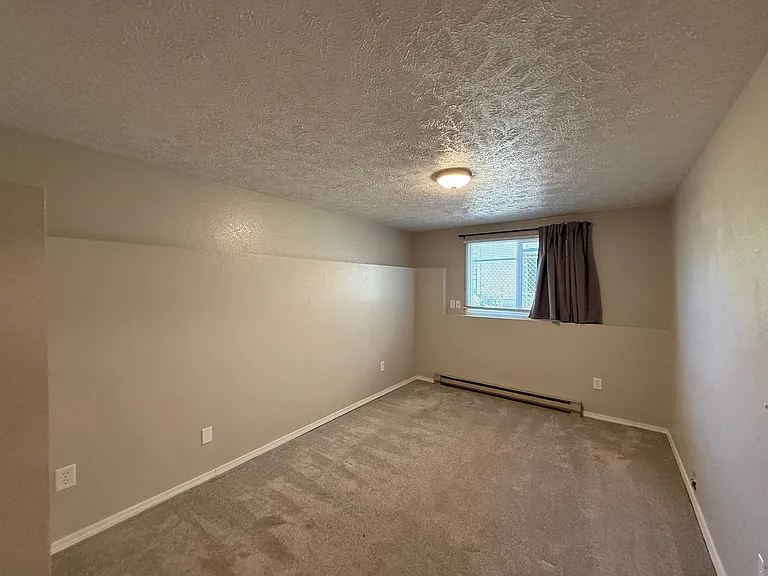 1004 E Joseph Ave — Photo 12