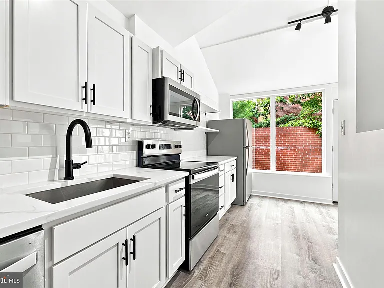 520 Spruce St #1 — Photo 16