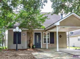 1034 Meadow Glen Ave, Zachary, LA 70791
