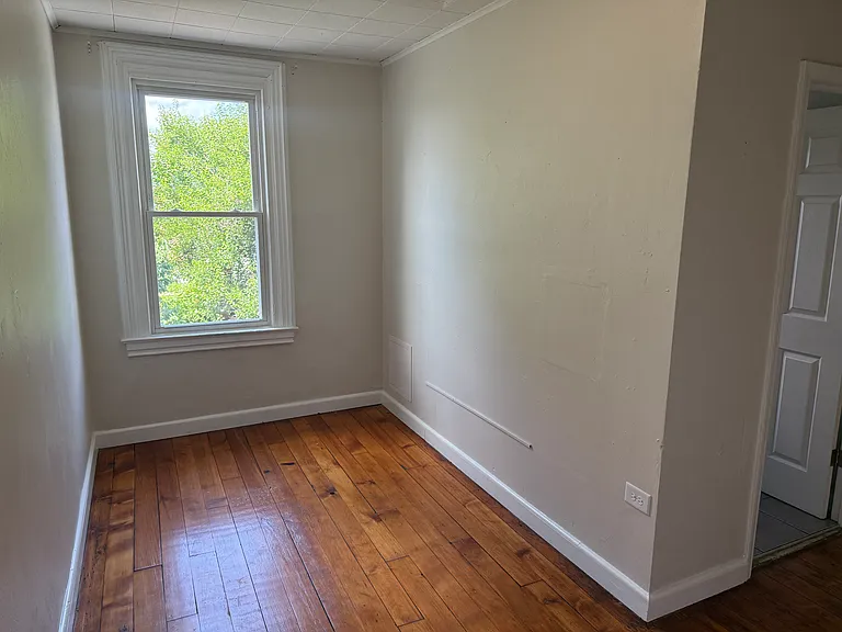 4613 Bancroft St — Photo 10