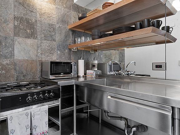 5th image of 10 Park Ave #5H