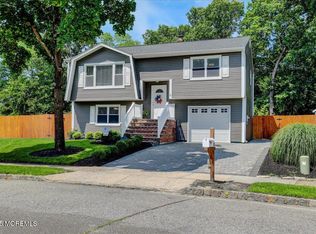 9 Minute Man Rd, Hazlet, NJ 07730