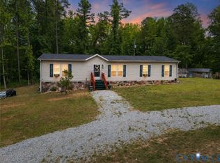 1370 Hunters Ln, Chase City, VA 23924