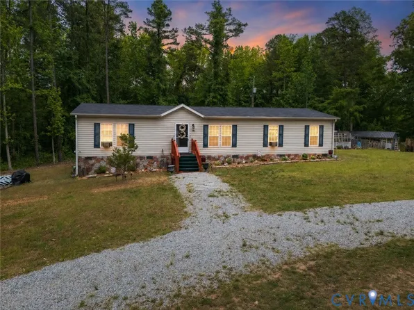 1370 Hunters Ln, Chase City, VA 23924