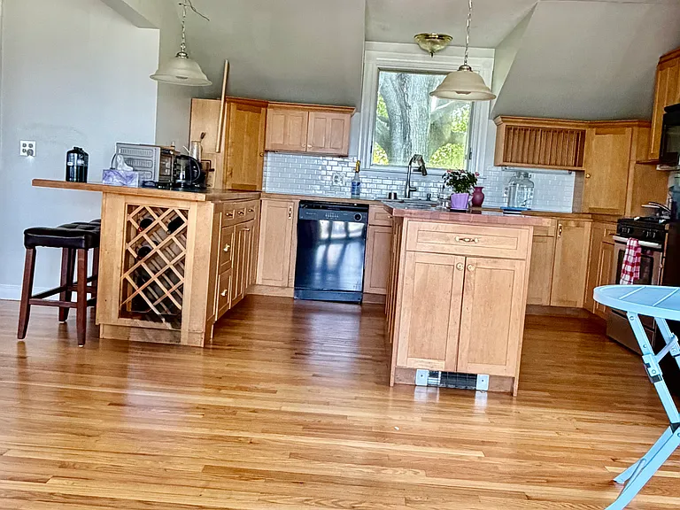 251 Browns Ln #A — Photo 6