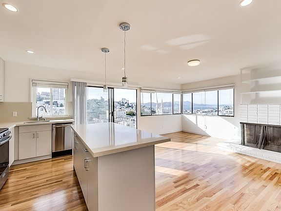 2nd image of 20 San Antonio Pl APT 2B