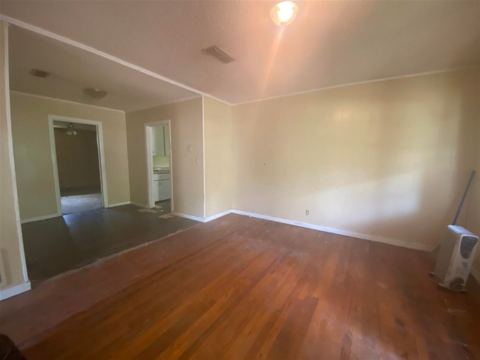 2nd image of 721 Arizona Ave