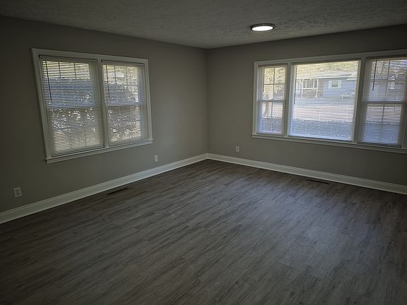 4th image of 1120 Wellons Dr
