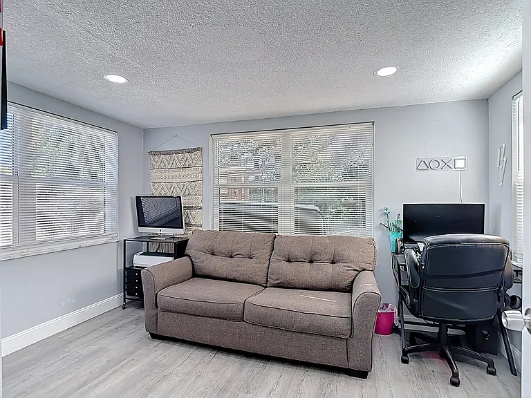 5913 Appletree Rd — Photo 18