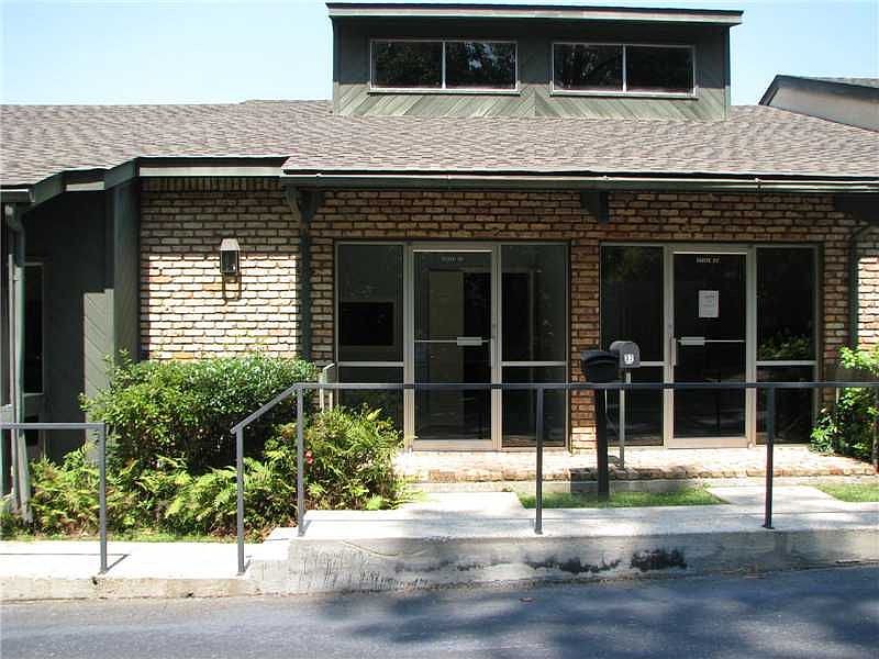 2nd image of 1011 N Causeway Blvd Ste 36