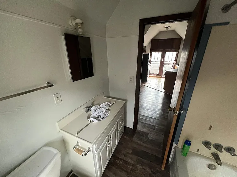 720 S Park St #4 — Photo 6
